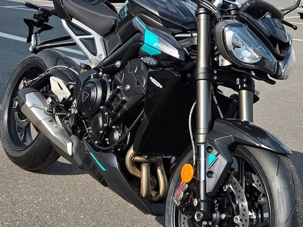 Triumph Street Triple RS