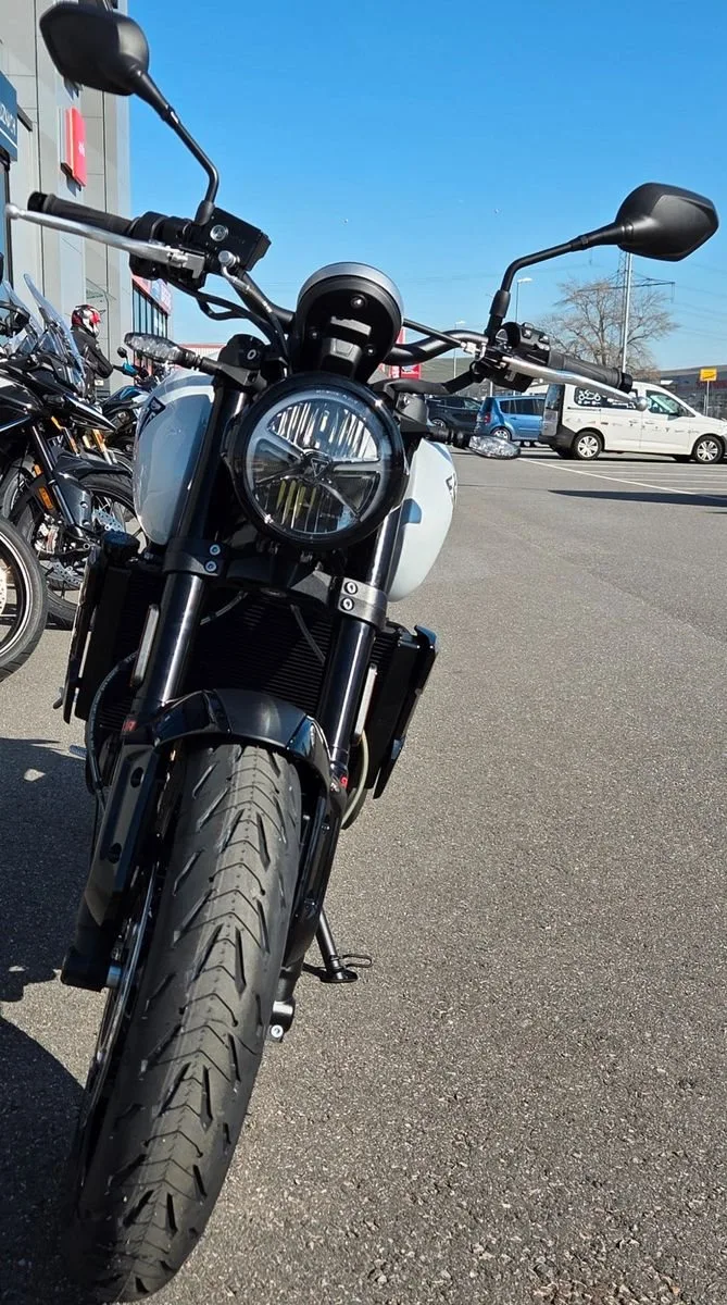 Triumph Trident 660