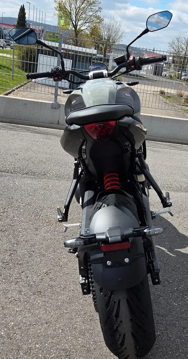 Triumph Trident 660