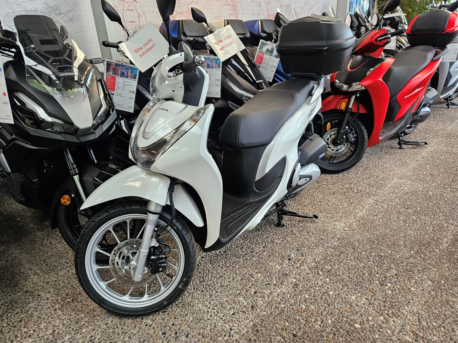 Honda SH Mode 125 mit GIVI Topcase