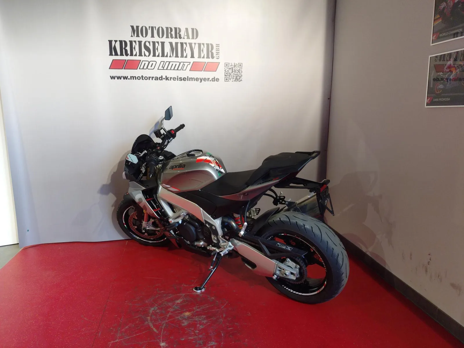 Aprilia Tuono V4 1100 Top Zustand mit viel Sonderzubehör aus 1.Hand!