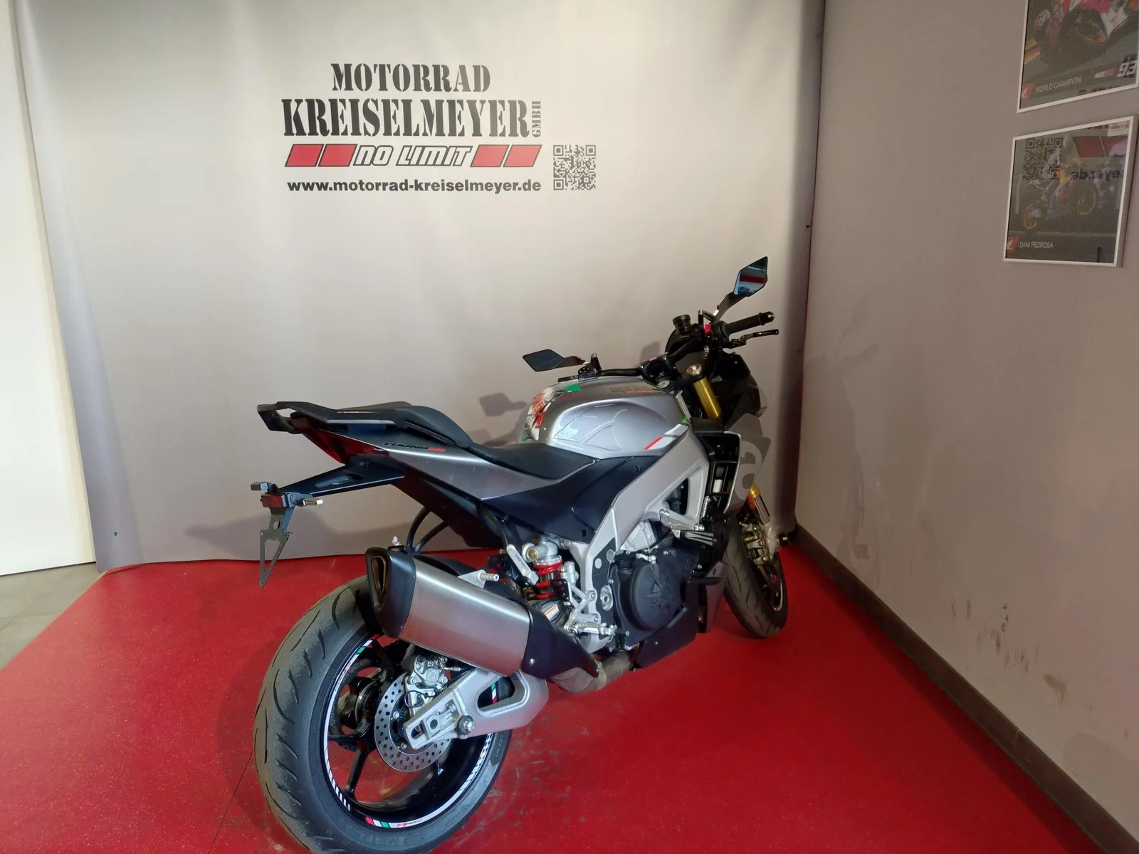 Aprilia Tuono V4 1100 Top Zustand mit viel Sonderzubehör aus 1.Hand!