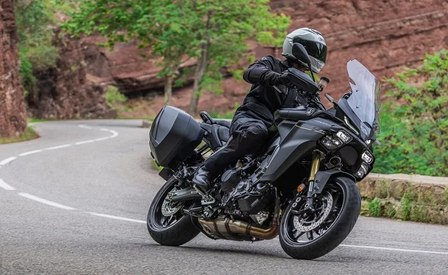 Yamaha Tracer 9 GT Y-AMT, MY 2025 - Y-AMT- Tech Black