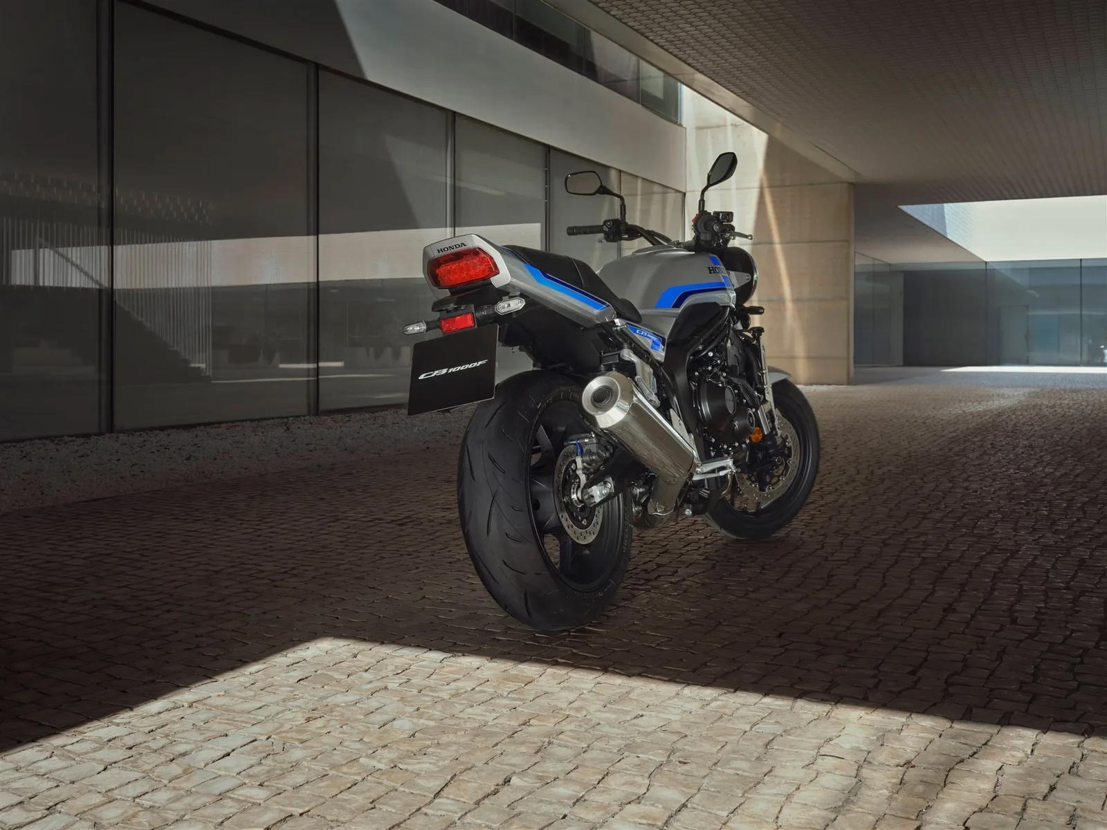Honda CB1000F Lieferbar ca. KW01/2027 -- 6 Jahre Garantie\* --