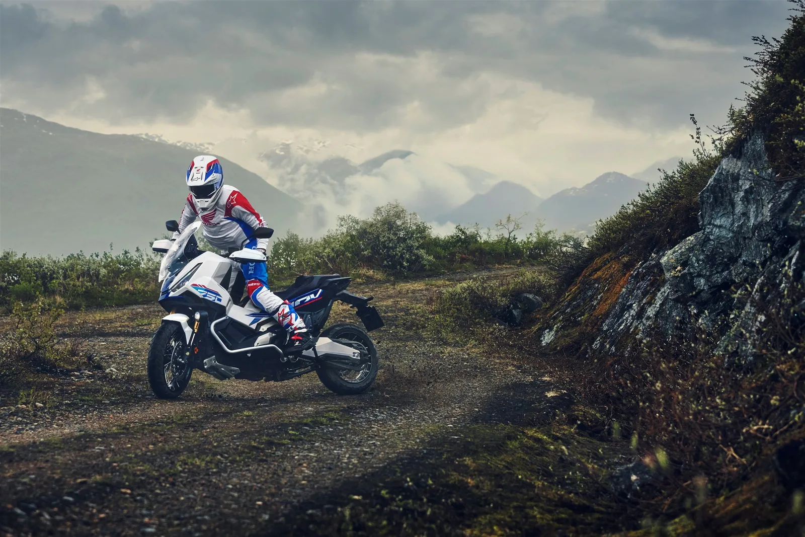 Honda X-ADV Lieferbar ca. KW31/2026 -- 6 Jahre Garantie\* --