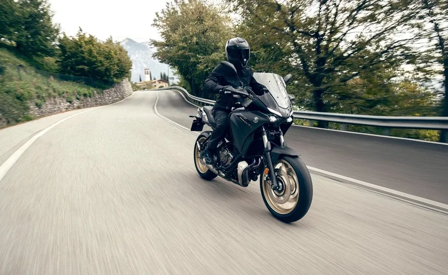 Yamaha Tracer 7, MY 2024 - Midnight Black