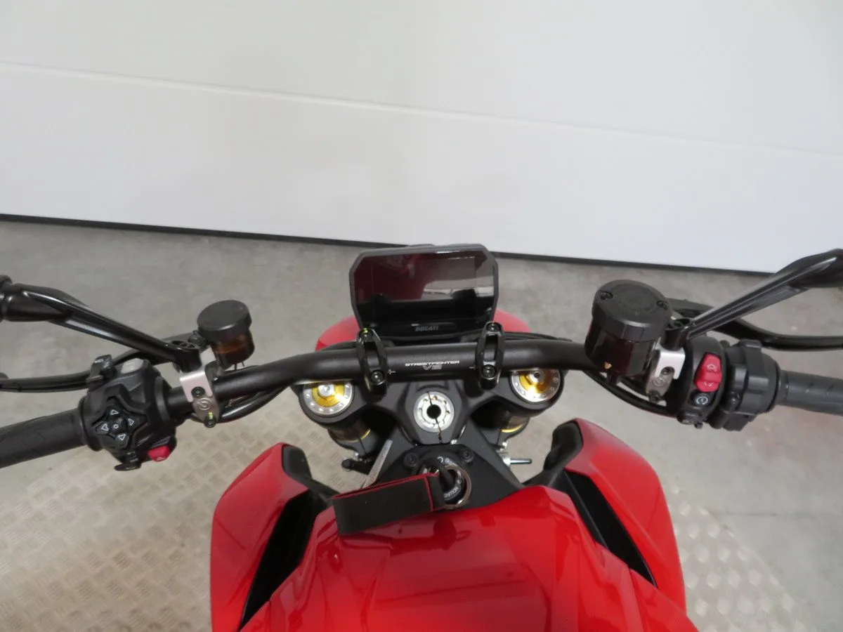 Ducati Streetfighter V2 S