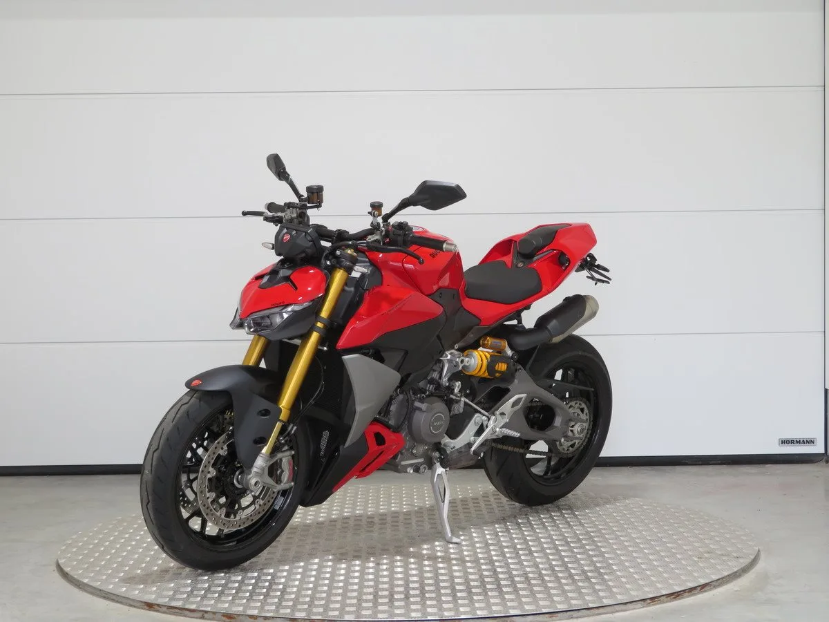 Ducati Streetfighter V2 S