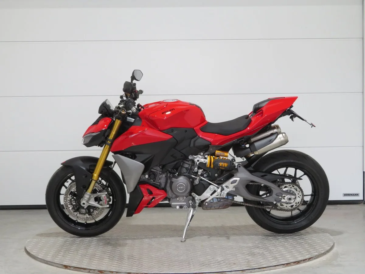 Ducati Streetfighter V2 S