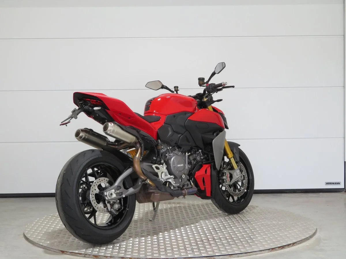 Ducati Streetfighter V2 S