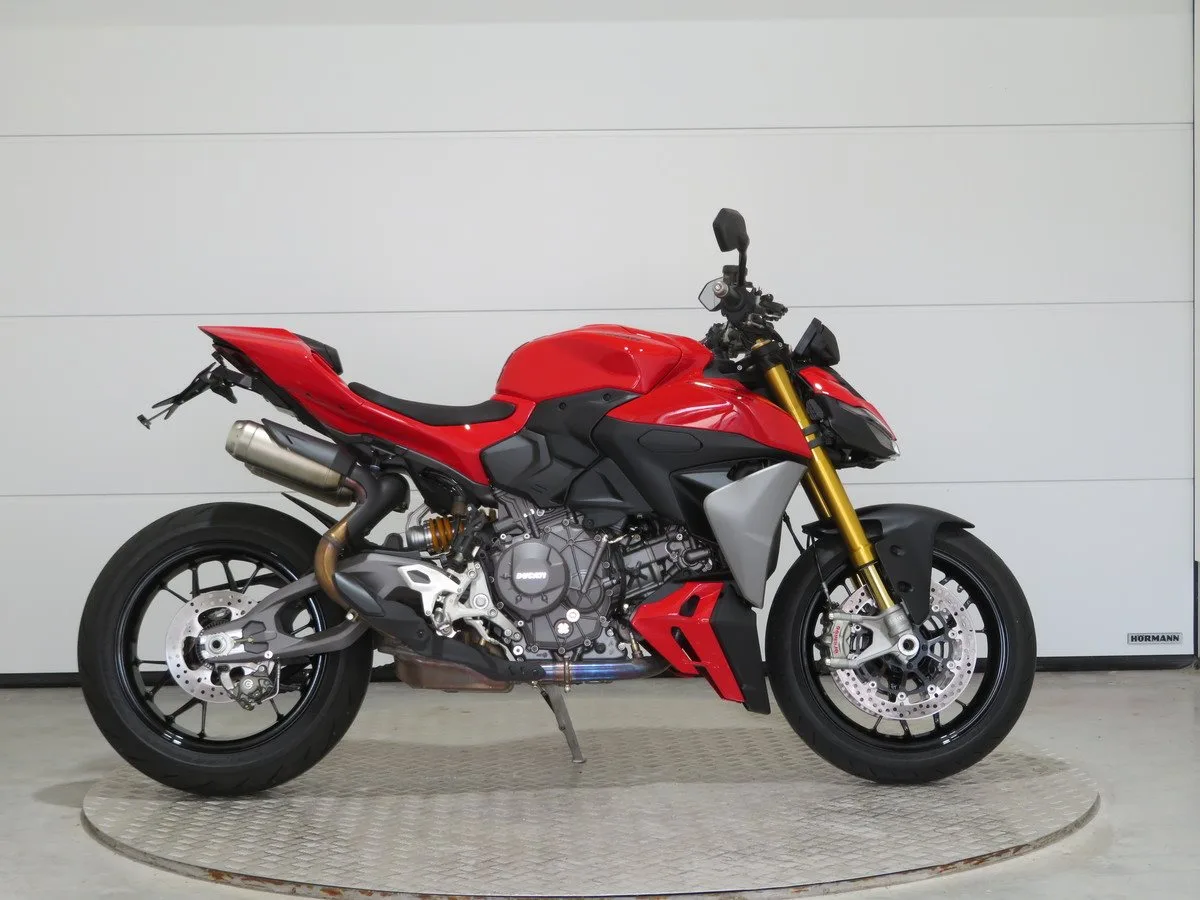 Ducati Streetfighter V2 S