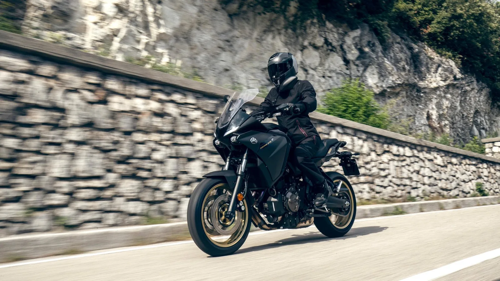 Yamaha Tracer 7, MY 2024 - Midnight Black