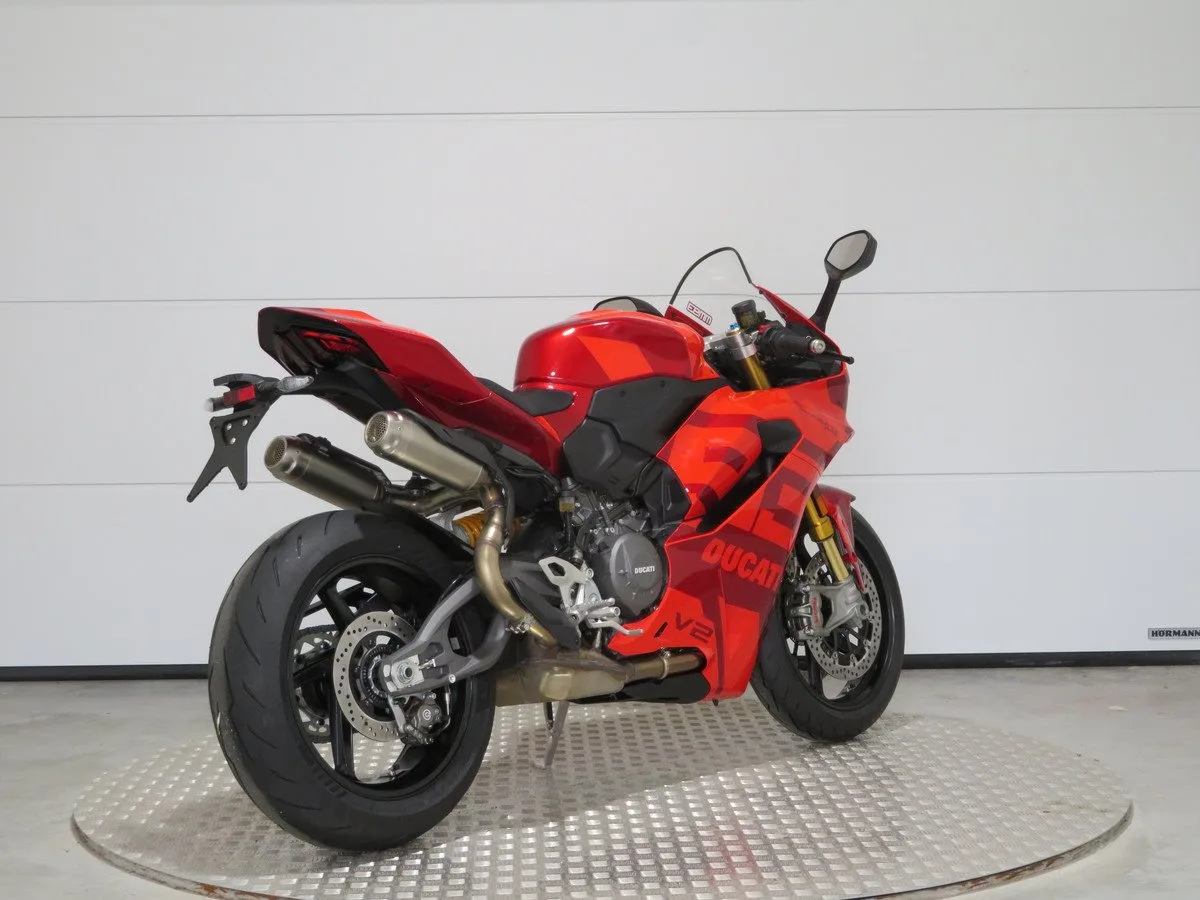 Ducati Panigale V2 MM93