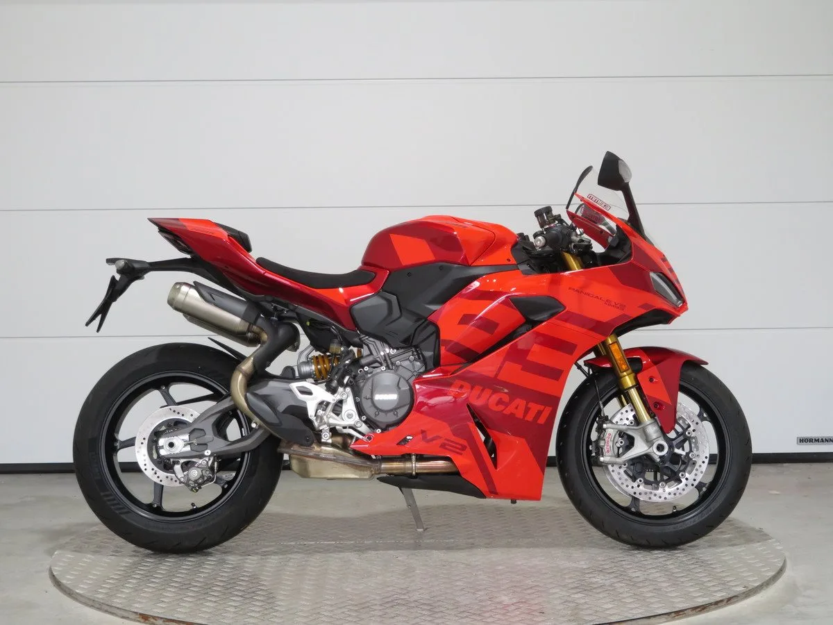 Ducati Panigale V2 MM93