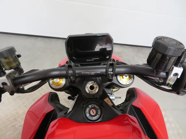 Ducati Streetfighter V2 S
