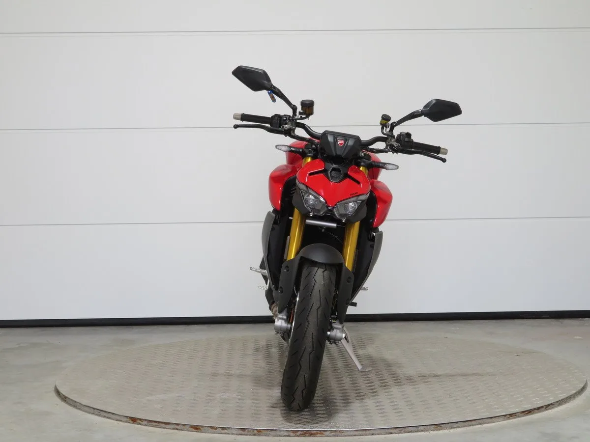Ducati Streetfighter V2 S