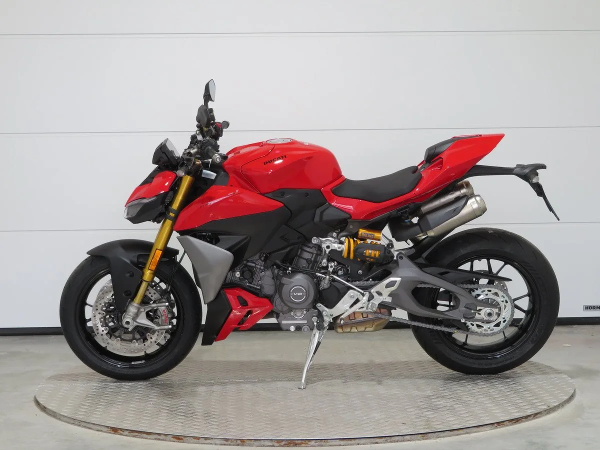 Ducati Streetfighter V2 S