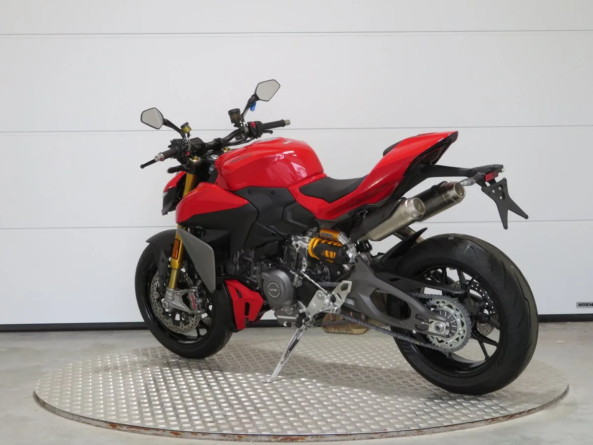 Ducati Streetfighter V2 S