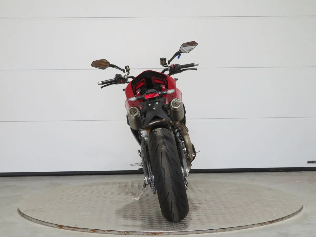 Ducati Streetfighter V2 S