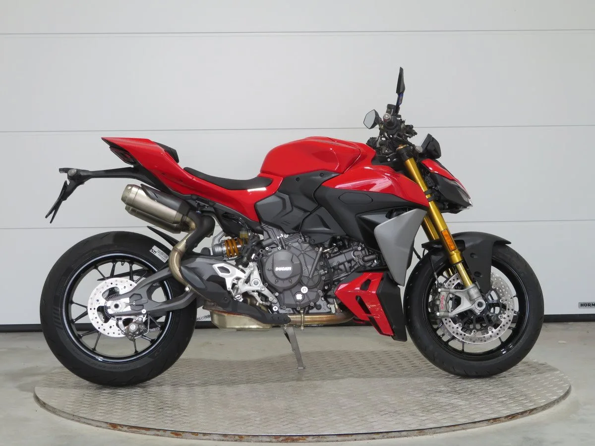 Ducati Streetfighter V2 S