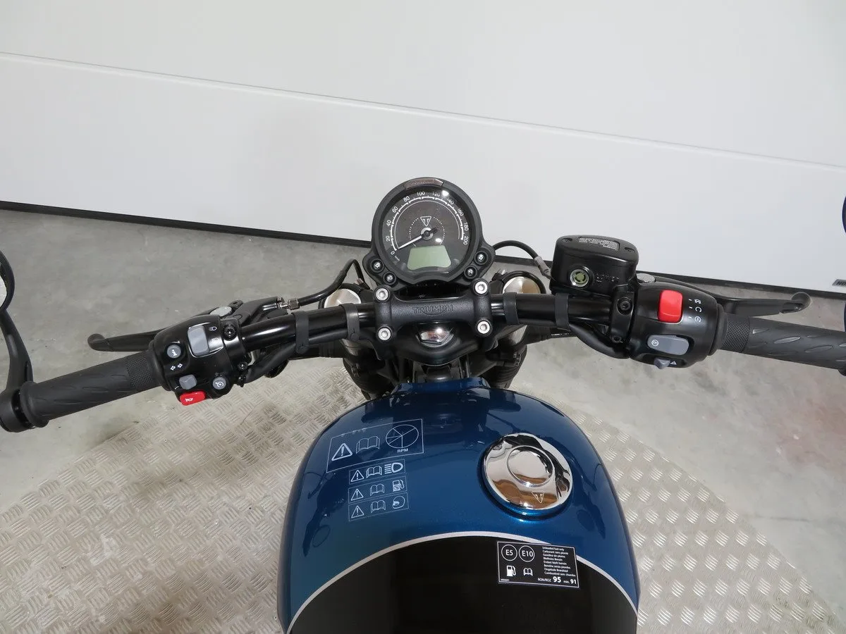 Triumph Bonneville Bobber