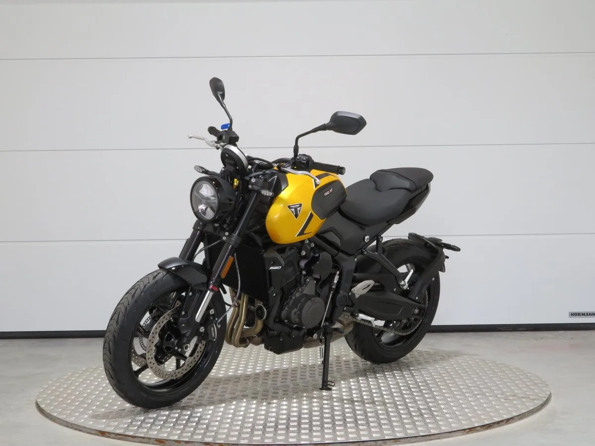Triumph Trident 660
