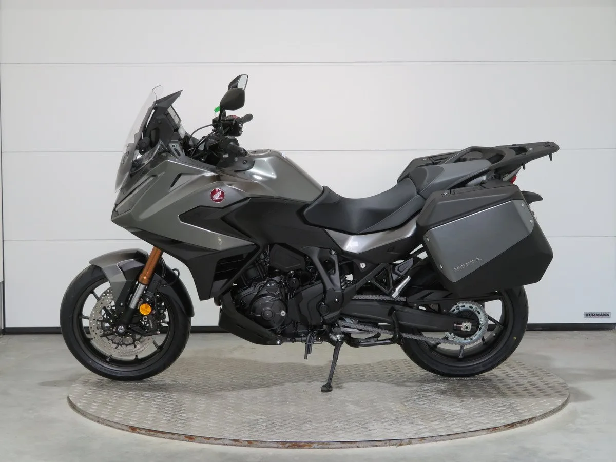 Honda NT1100 DCT Electronic Suspension