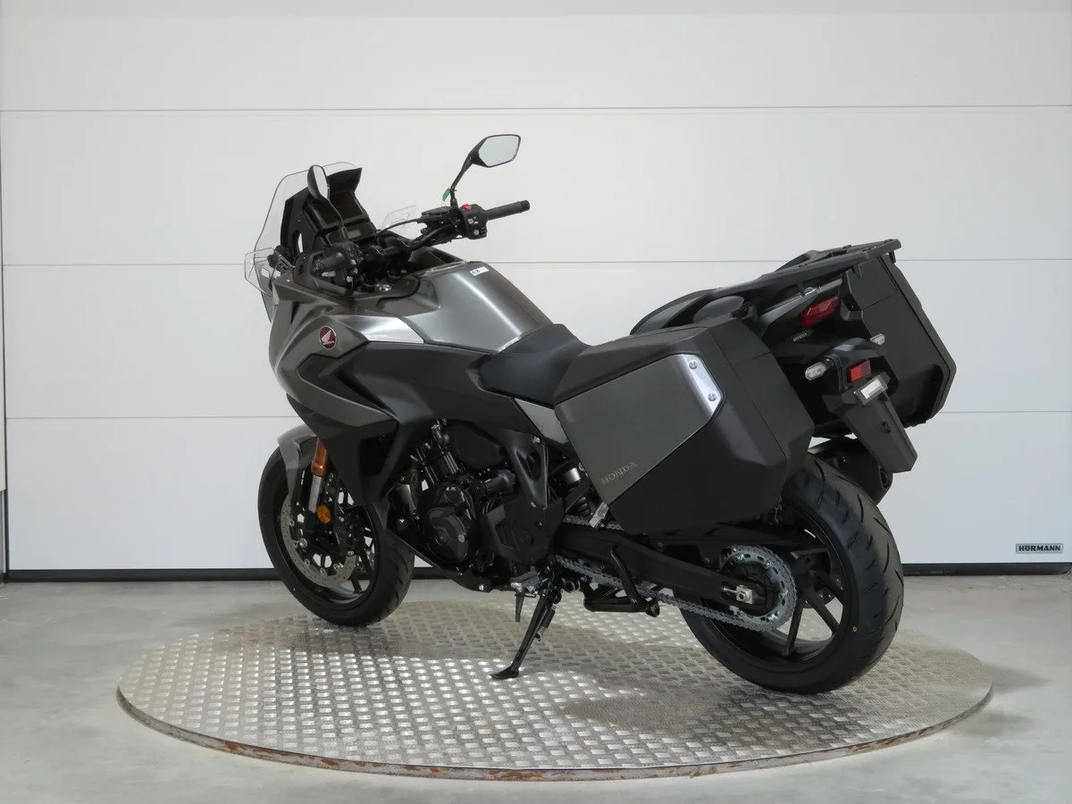 Honda NT1100 DCT Electronic Suspension