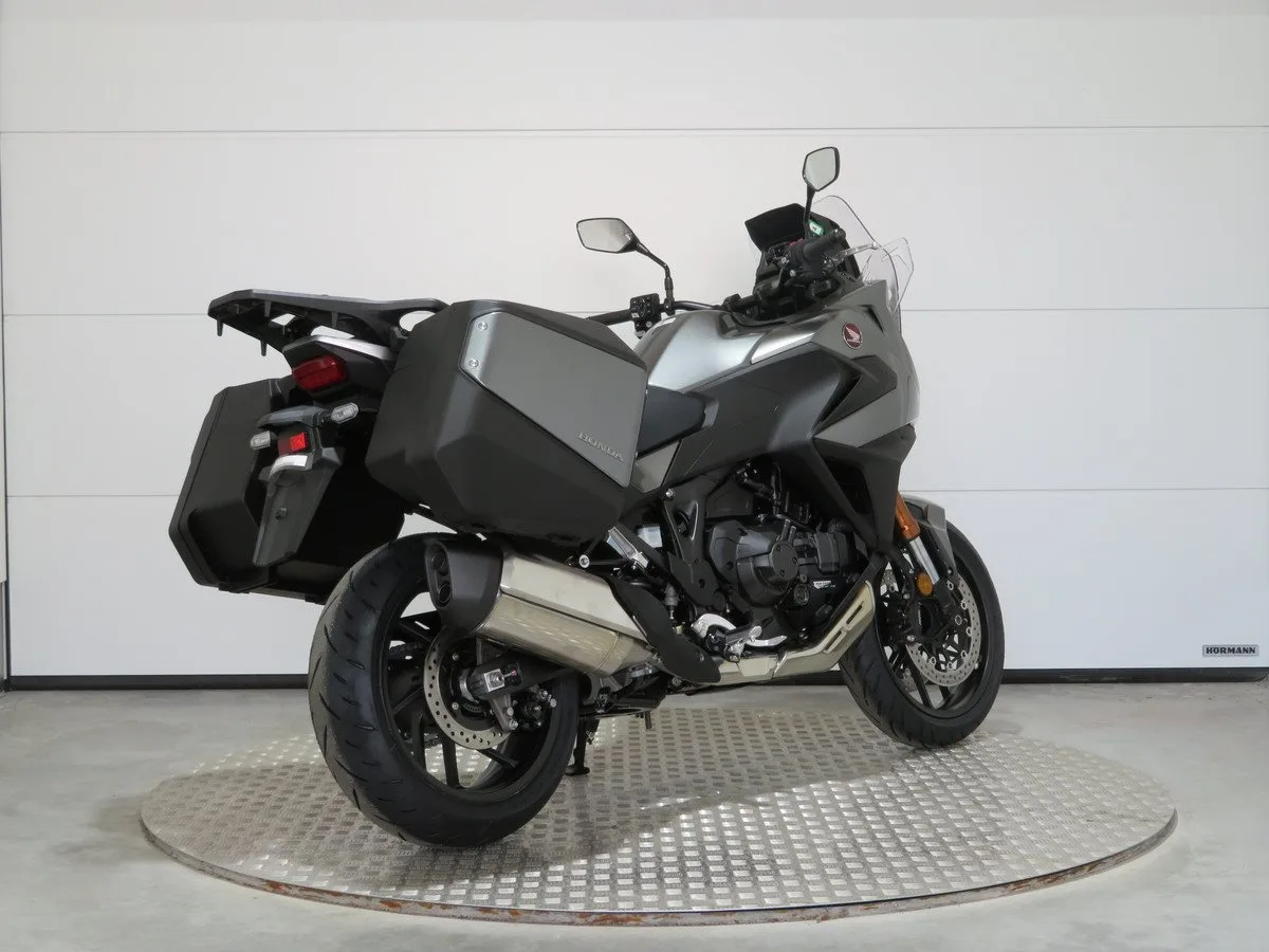 Honda NT1100 DCT Electronic Suspension