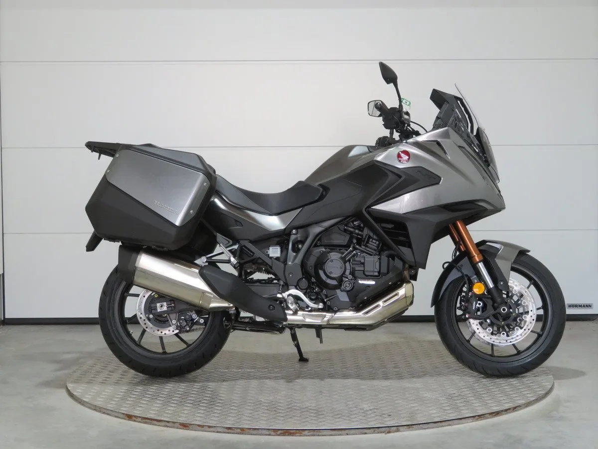 Honda NT1100 DCT Electronic Suspension