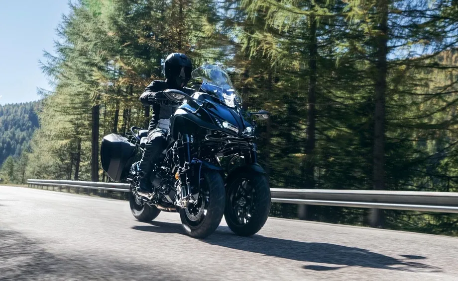 Yamaha Niken GT, MY 2025 -Yamaha Black