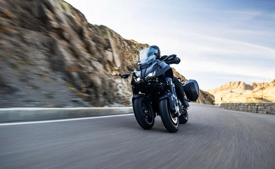Yamaha Niken GT, MY 2025 -Yamaha Black