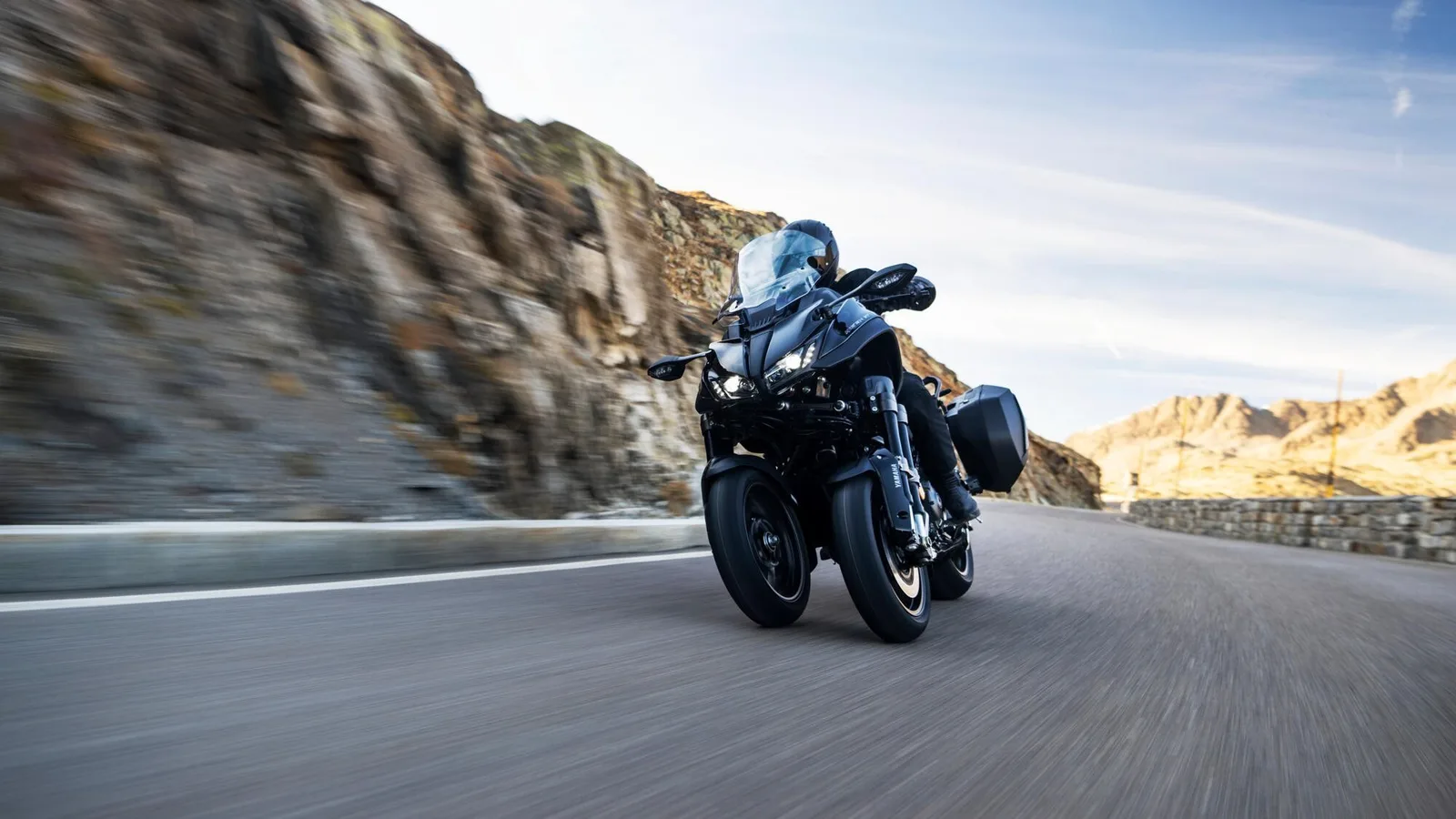 Yamaha Niken GT, MY 2025 -Yamaha Black