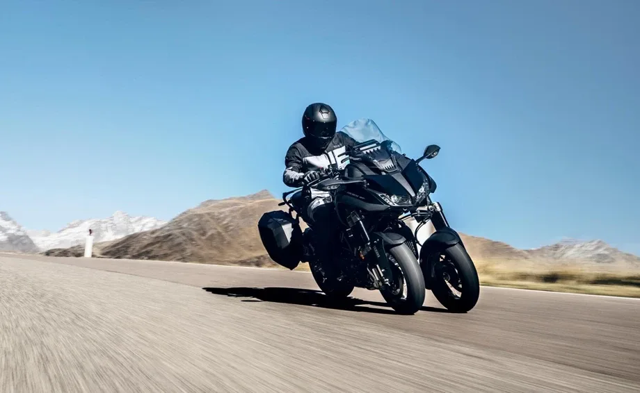 Yamaha Niken GT, MY 2025 -Yamaha Black