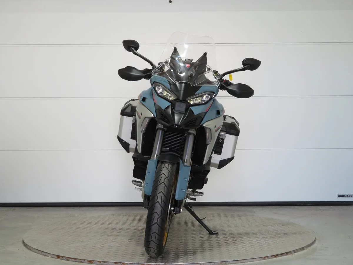 Ducati Multistrada V4 Rally Travel & Radar