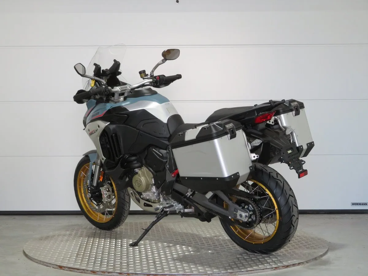 Ducati Multistrada V4 Rally Travel & Radar