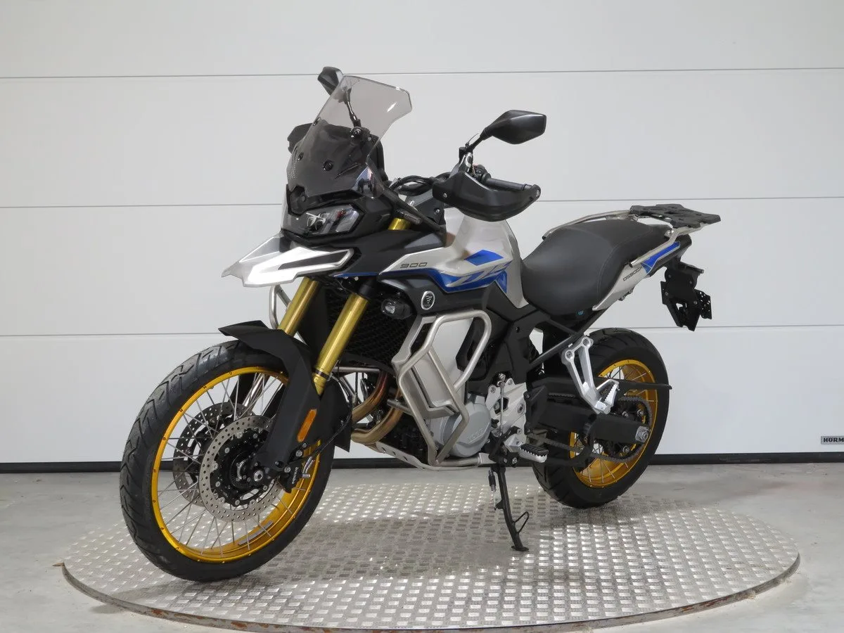 Voge DS900X