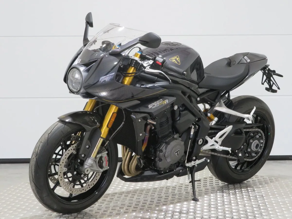 Triumph Speed Triple 1200 RR James Bond Edition