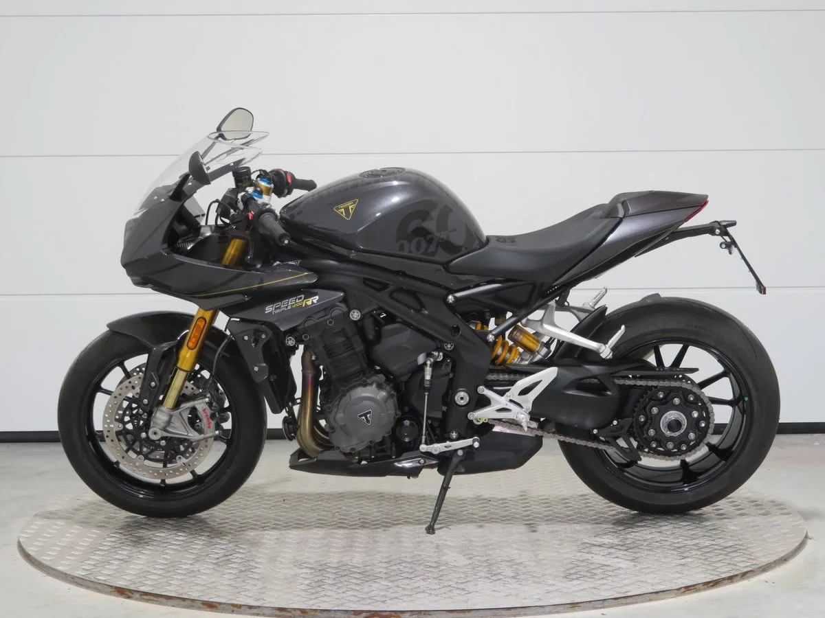 Triumph Speed Triple 1200 RR James Bond Edition