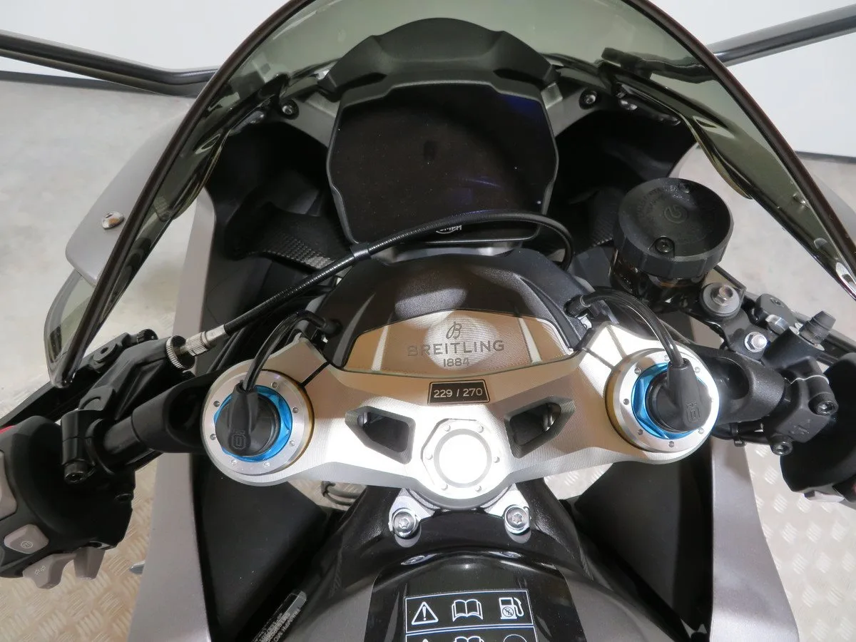 Triumph Speed Triple 1200 RR Breitling Limited Edition