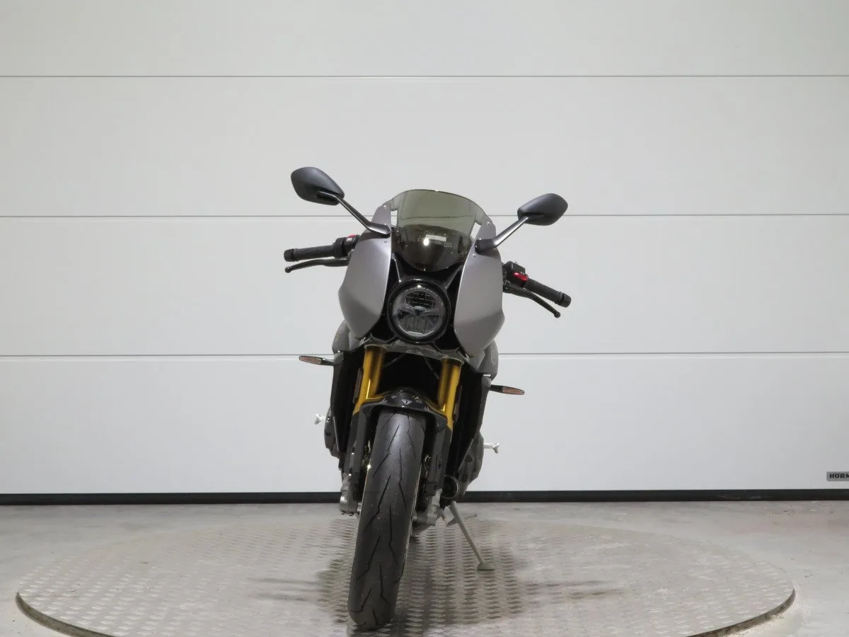 Triumph Speed Triple 1200 RR Breitling Limited Edition