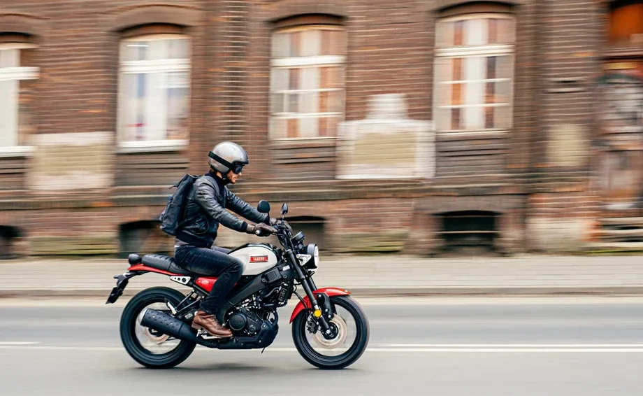 Yamaha XSR125, MY 2025 - Lunar Grey