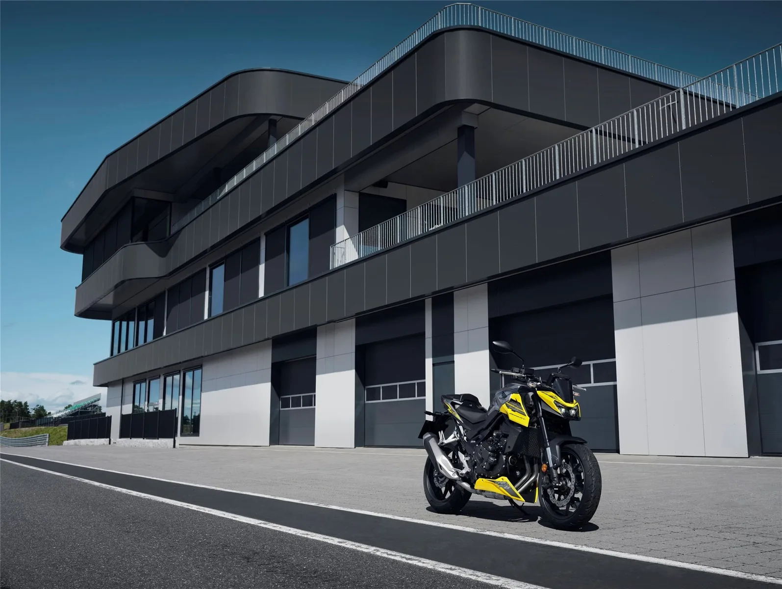 Honda CB750 Hornet E-Clutch