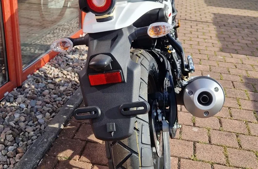 Yamaha XSR125, MY 2025 - Legend White