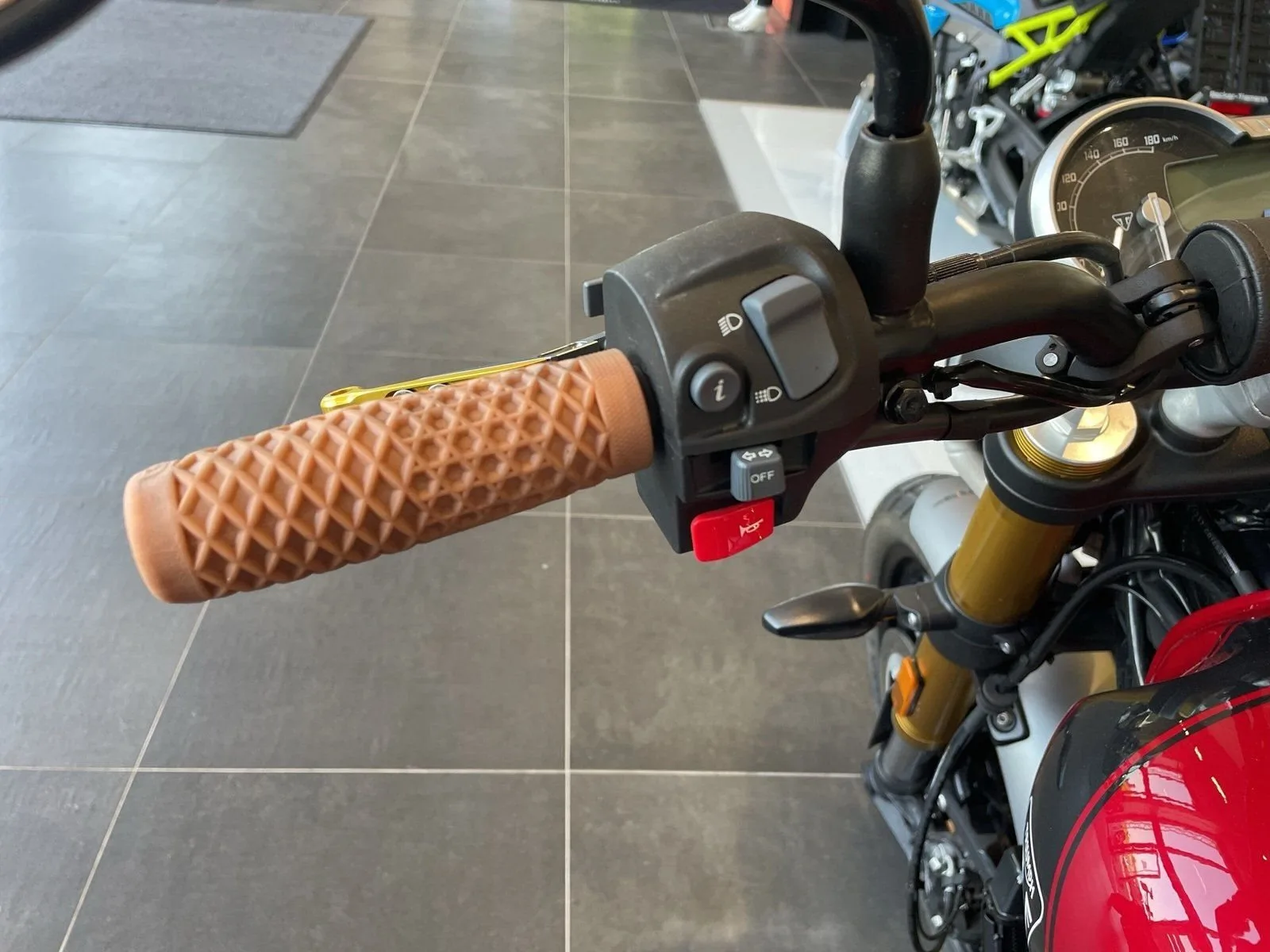 Triumph Scrambler 400 X