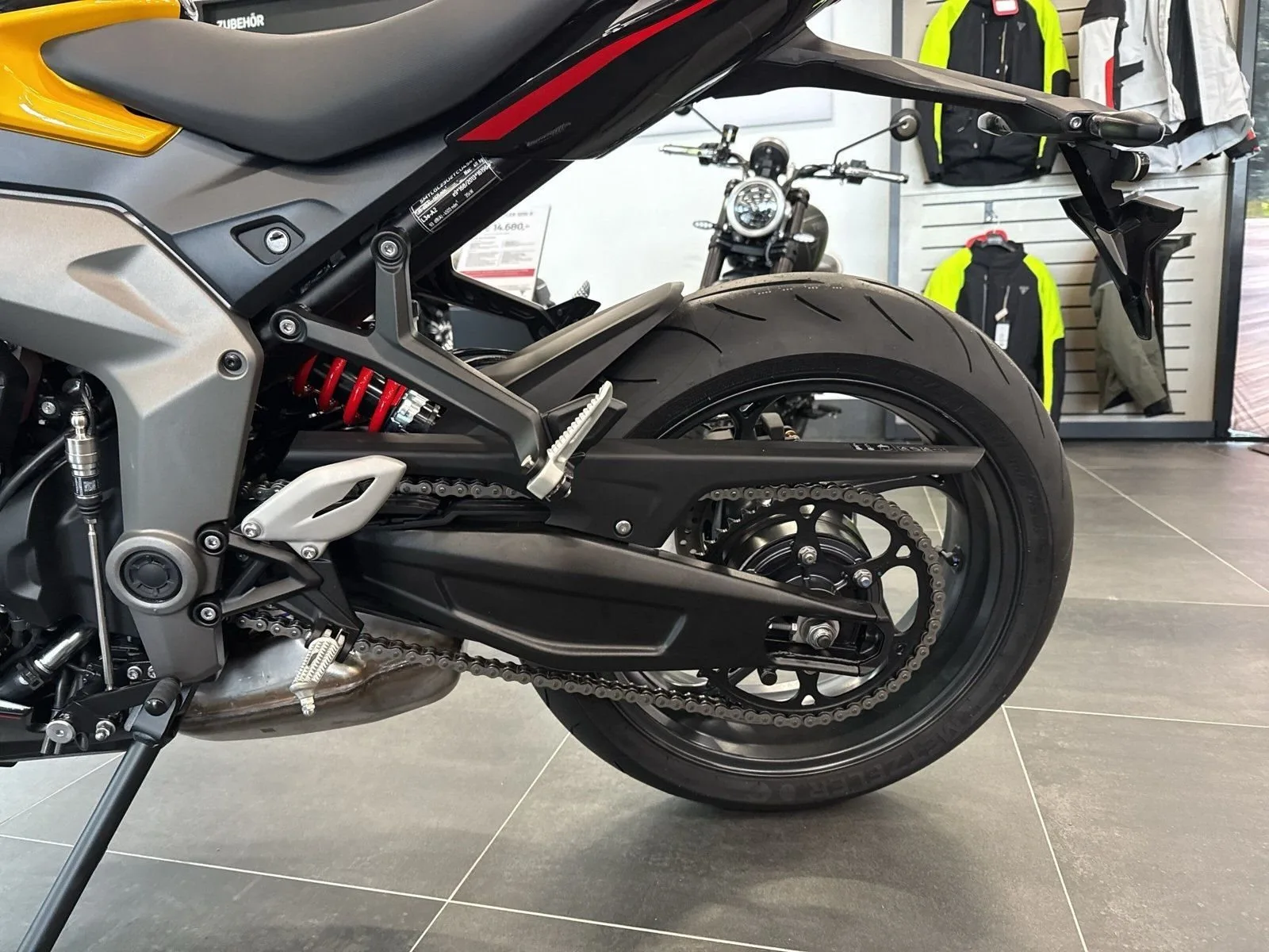 Triumph Daytona 660
