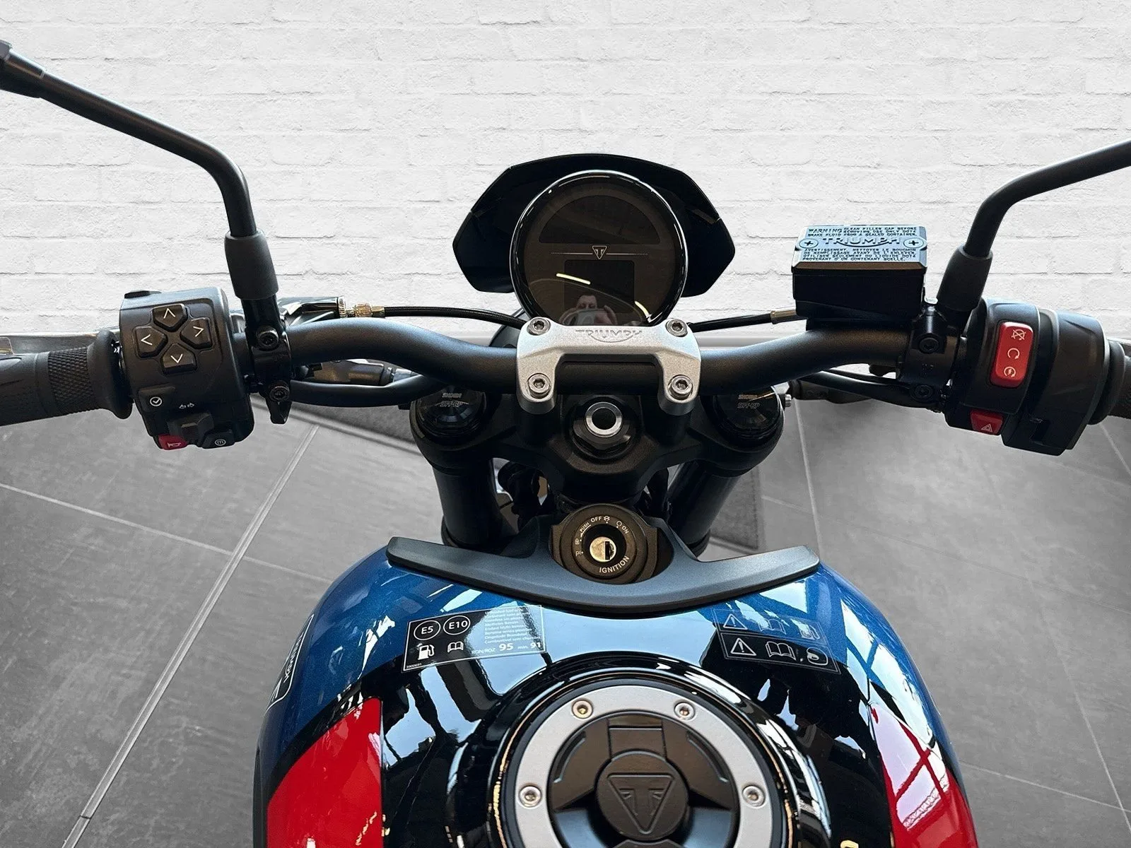Triumph Trident 660 Triple Tribute