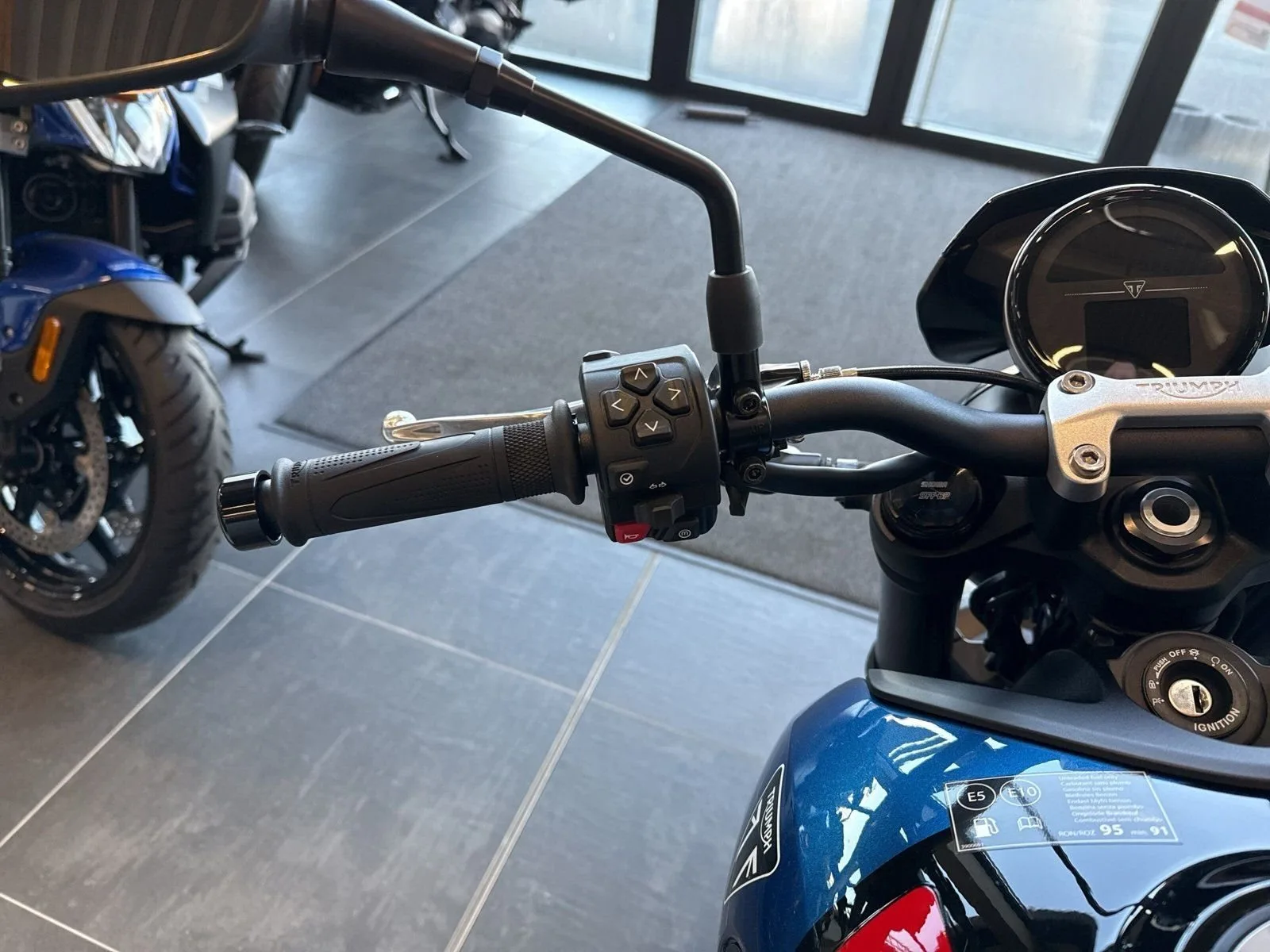 Triumph Trident 660 Triple Tribute