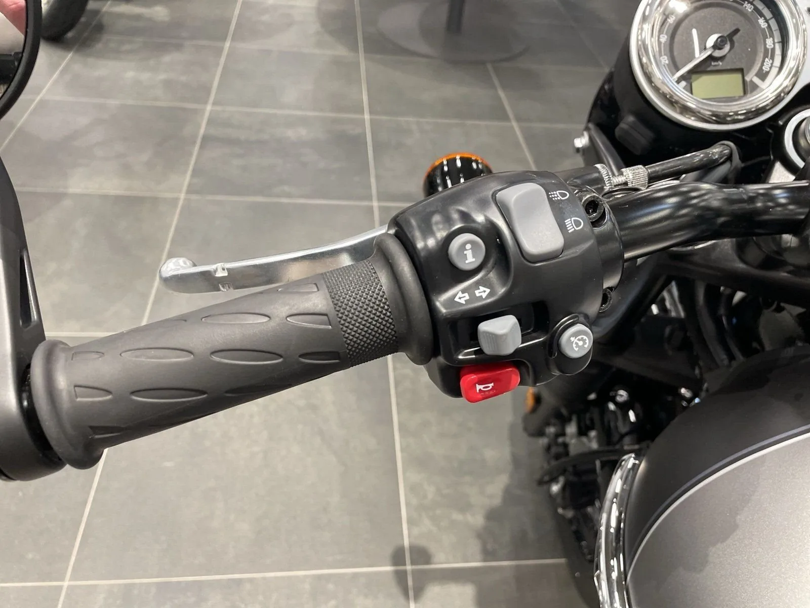 Triumph Bonneville T120 Black