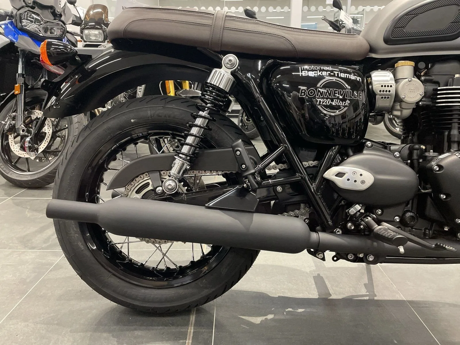 Triumph Bonneville T120 Black